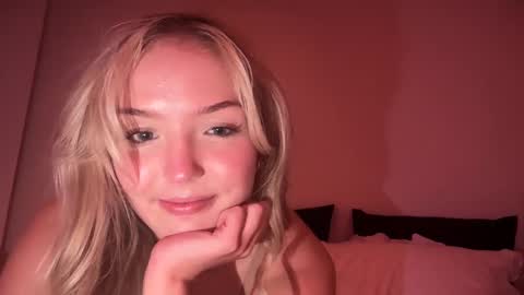 Snapshot of zoeyblair chatting on 10-08-25, 12:19 zoeyblair online show from 10-08-25, 12:19