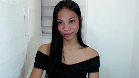 Snapshot of zoeygorgeous19 chatting on 02-22-25, 01:24 zoey online show from 02-22-25, 01:24