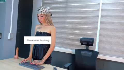 Snapshot of zoeypetit chatting on 05-03-26, 01:06 Zoey online show from 05-03-26, 01:06