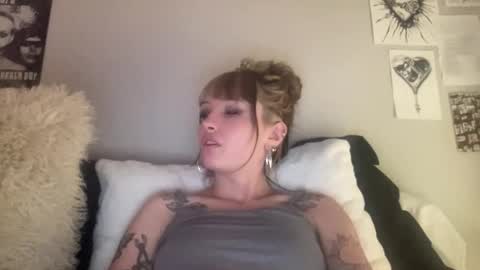 zoeyyb666 online show from 02-07-26, 07:45