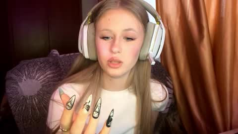 Lisa online show from 02-21-26, 08:37