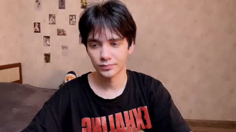 Snapshot of zombde32 chatting on 06-22-26, 01:41 Zombdeeeee online show from 06-22-26, 01:41