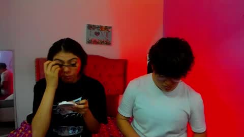 Snapshot of zooble_28 chatting on 06-02-26, 12:18 Nick And Mia online show from 06-02-26, 12:18