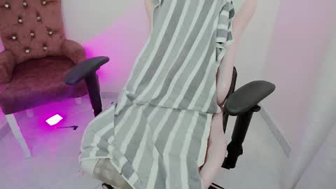 Alicie online show from 10-22-25, 03:01