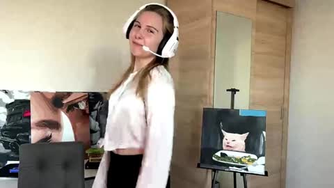 Hi Im Peggy 18 years old online show from 09-11-25, 01:44