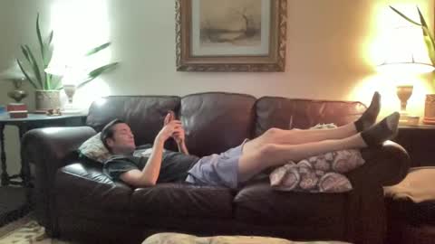 Snapshot of zorakload chatting on 10-06-25, 11:13 Jesse online show from 10-06-25, 11:13