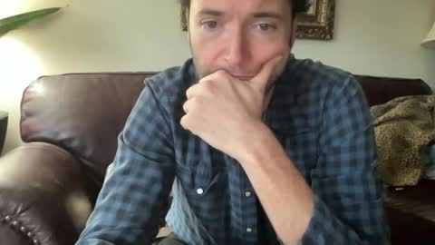 Snapshot of zorakload chatting on 10-13-25, 08:42 Jesse online show from 10-13-25, 08:42