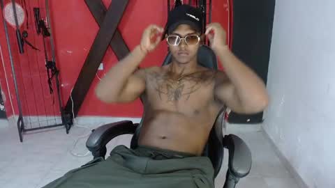 Snapshot of zoriel_derox chatting on 04-25-26, 06:38 Zoriel online show from 04-25-26, 06:38