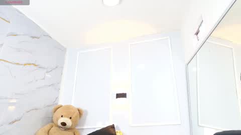 Snapshot of zorravioleta chatting on 02-13-26, 12:12 Violeta online show from 02-13-26, 12:12