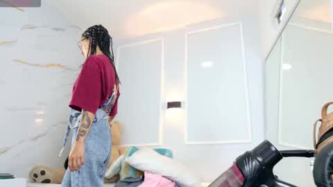 Snapshot of zorravioleta chatting on 02-22-26, 11:53 Violeta online show from 02-22-26, 11:53