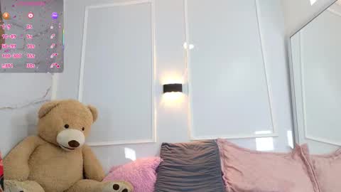 Snapshot of zorravioleta chatting on 03-07-26, 12:35 Violeta online show from 03-07-26, 12:35