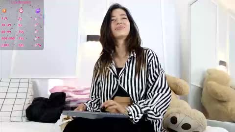 Snapshot of zorravioleta chatting on 03-20-26, 12:43 Violeta online show from 03-20-26, 12:43