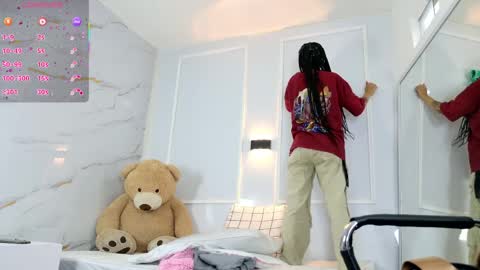 Snapshot of zorravioleta chatting on 03-27-26, 12:05 Violeta online show from 03-27-26, 12:05