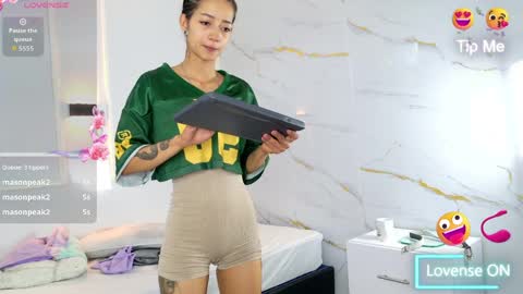 Snapshot of zorravioleta chatting on 04-10-26, 12:43 Violeta online show from 04-10-26, 12:43