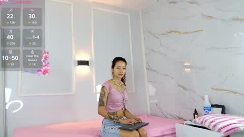 Snapshot of zorravioleta chatting on 04-20-26, 12:19 Violeta online show from 04-20-26, 12:19