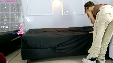 Snapshot of zorravioleta chatting on 04-28-26, 12:21 Violeta online show from 04-28-26, 12:21