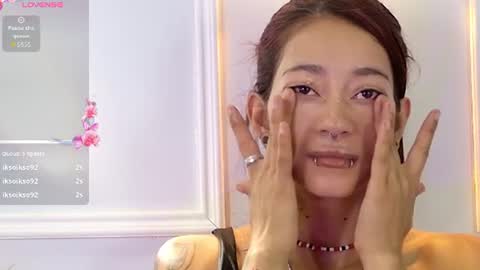 Violeta online show from 06-18-26, 01:48