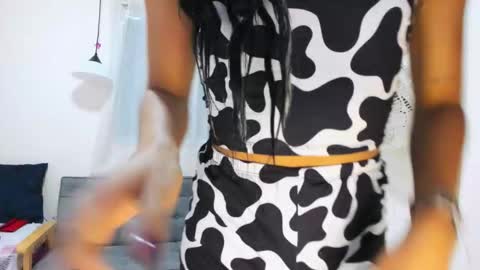 Snapshot of zou_quira chatting on 10-15-25, 02:50 zou_quira online show from 10-15-25, 02:50