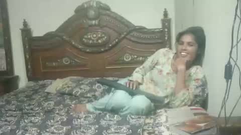 zoyakhan803 online show from 09-10-25, 11:49