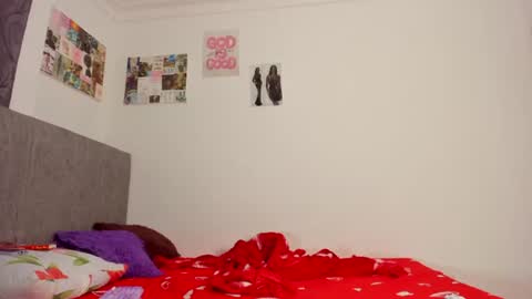 Snapshot of zule__williams chatting on 06-16-26, 08:39 zule online show from 06-16-26, 08:39