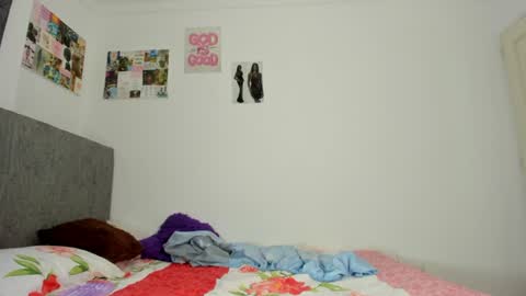 Snapshot of zule__williams chatting on 06-19-26, 08:40 zule online show from 06-19-26, 08:40