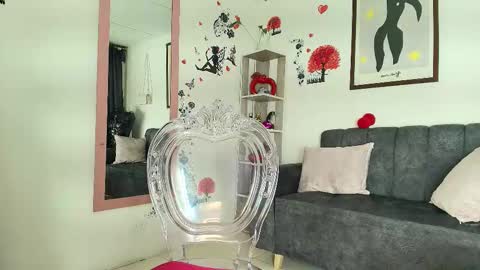 zully_jones online show from 10-28-25, 05:22