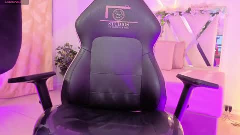 Snapshot of zury_tay chatting on 06-04-26, 11:38 ZURY online show from 06-04-26, 11:38