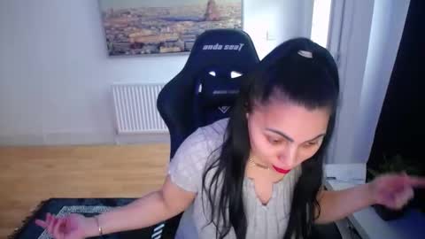 zuzy2000 online show from 02-10-26, 11:36