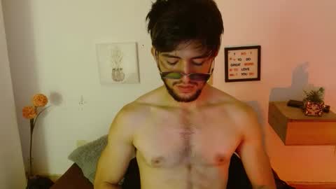 Snapshot of zyon_benet1 chatting on 09-12-25, 01:33 Zyon online show from 09-12-25, 01:33