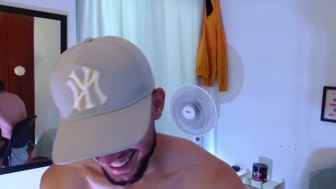 Snapshot of zyon_benet1 chatting on 09-19-25, 03:56 Zyon online show from 09-19-25, 03:56