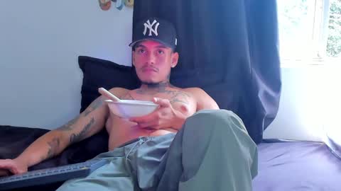 zyon garcia online show from 10-23-25, 05:12