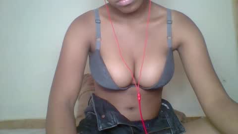 zyraelle_01 online show from 05-29-26, 10:35