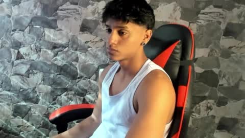 zyzz_1812 online show from 05-09-26, 08:47