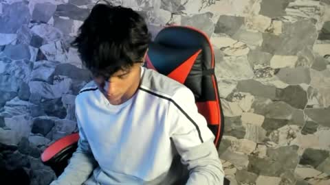 zyzz_1812 online show from 05-12-26, 05:32