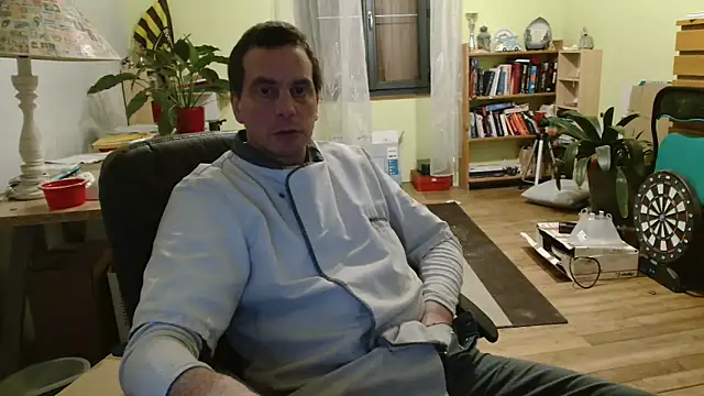 Snapshot of cloupefun chatting on 01-15-25, 06:01 cloupefun online show from 01-15-25, 06:01