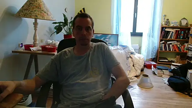 Snapshot of cloupefun chatting on 10-09-25, 06:22 cloupefun online show from 10-09-25, 06:22