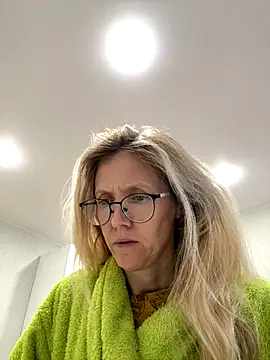 angelmommu online show from 10-24-25, 06:43