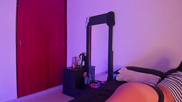 little kayla  online show from 02-05-25, 04:16
