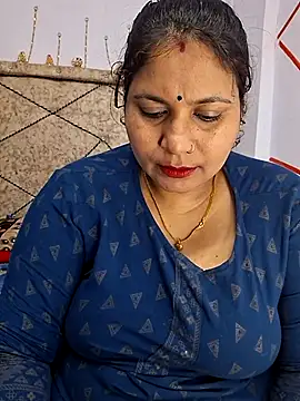 MOM-SUN-COUPLE online show from 02-23-25, 08:11