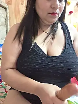 Snapshot of MOM-SUN-COUPLE chatting on 06-14-26, 08:16 MOM-SUN-COUPLE online show from 06-14-26, 08:16