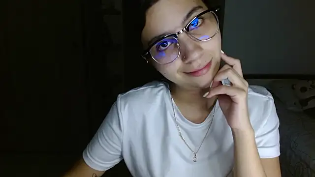 Snapshot of mia__lopez_ chatting on 03-21-26, 03:11 mia lopez online show from 03-21-26, 03:11