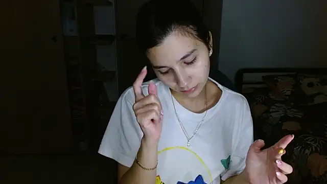 mia  lopez  online show from 05-13-26, 04:32