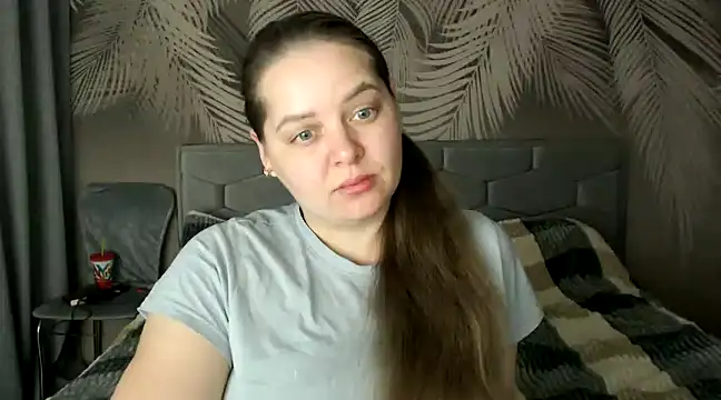 Snapshot of uliastar chatting on 12-13-24, 06:31 uliastar online show from 12-13-24, 06:31