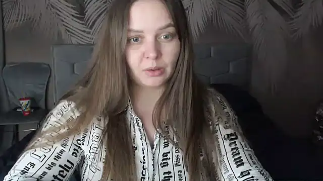 Snapshot of uliastar chatting on 01-11-25, 12:18 uliastar online show from 01-11-25, 12:18