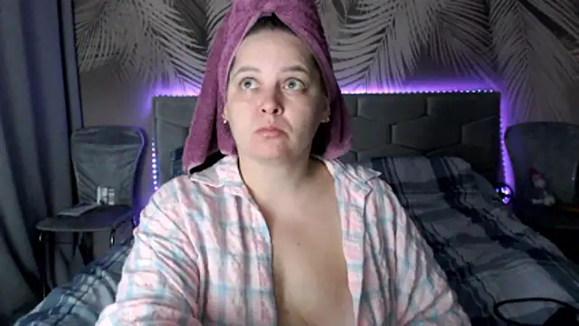 Snapshot of uliastar chatting on 10-14-25, 06:58 uliastar online show from 10-14-25, 06:58