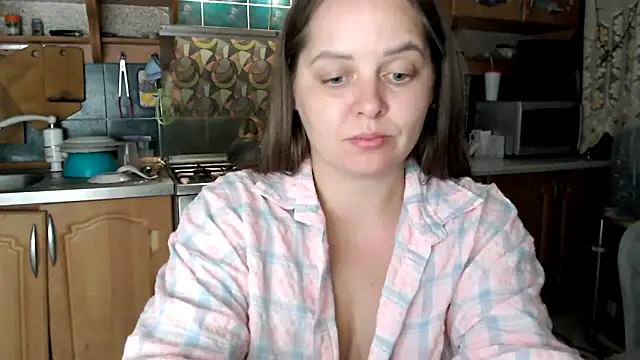 Snapshot of uliastar chatting on 10-14-25, 07:03 uliastar online show from 10-14-25, 07:03