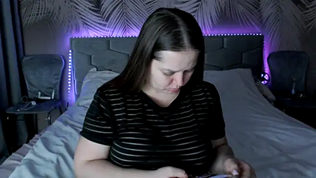 uliastar online show from 12-14-25, 08:09