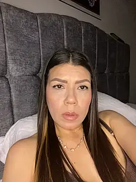 Snapshot of martina_contreras chatting on 02-22-26, 06:13 martina contreras online show from 02-22-26, 06:13