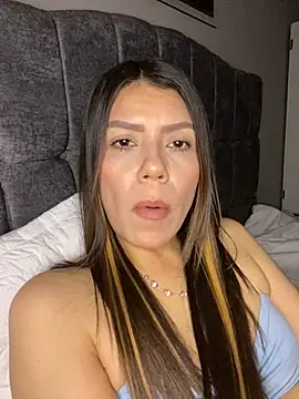 Snapshot of martina_contreras chatting on 03-15-26, 04:07 martina contreras online show from 03-15-26, 04:07