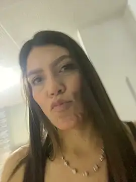 Snapshot of martina_contreras chatting on 03-19-26, 05:11 martina contreras online show from 03-19-26, 05:11